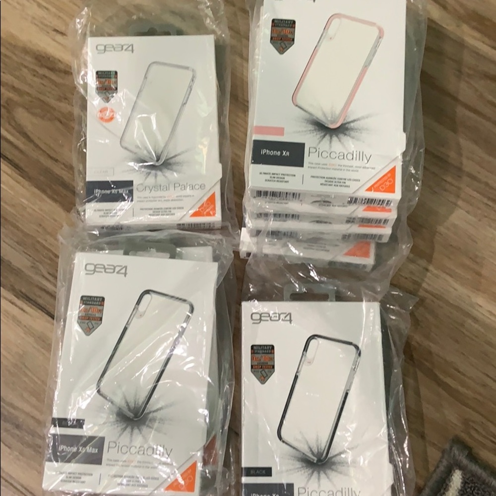 Clear phone case. Gear4